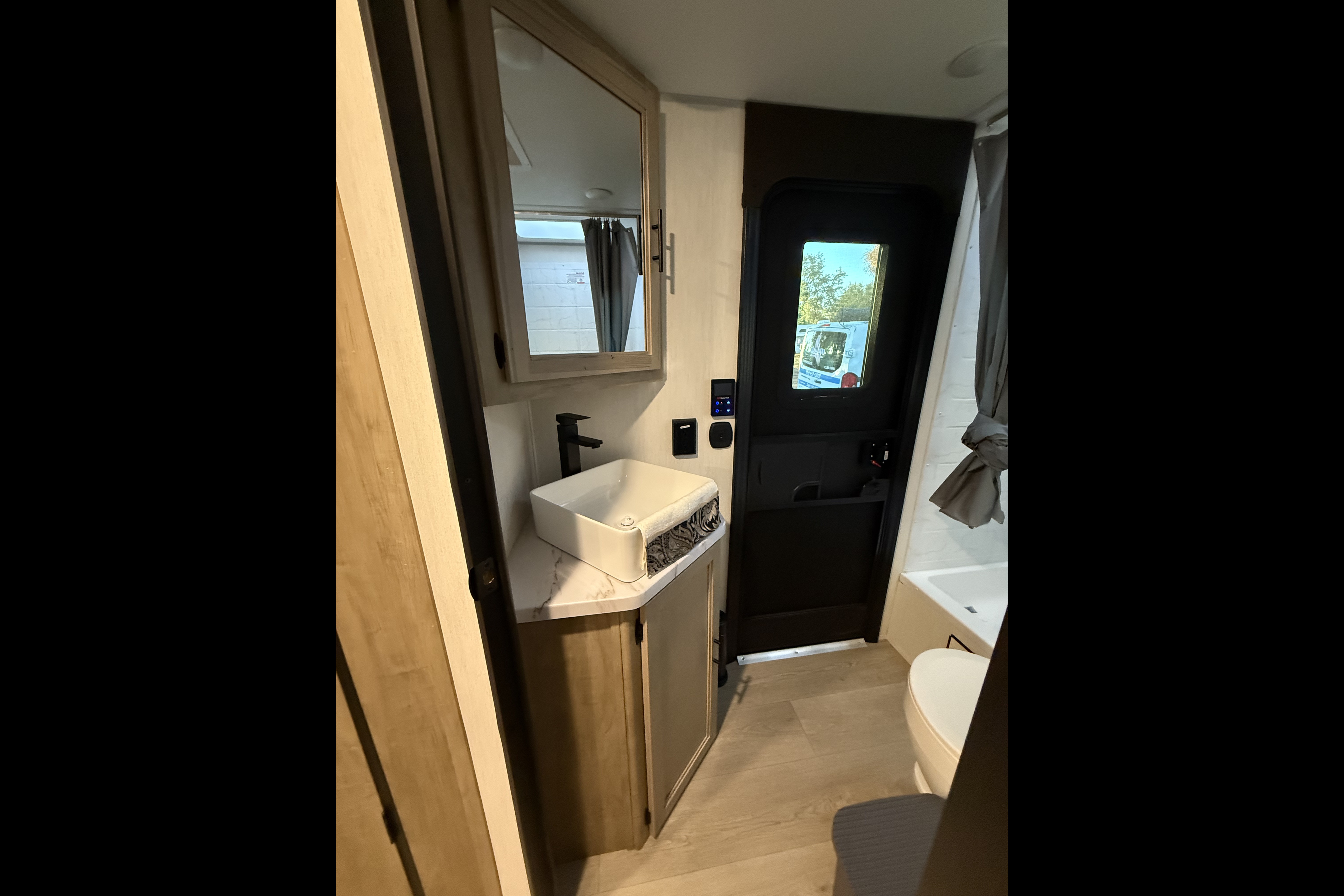 2026 Black Label, Bunkhouse, Sleeps 8-10, $500 Deposit, Bed Linens included