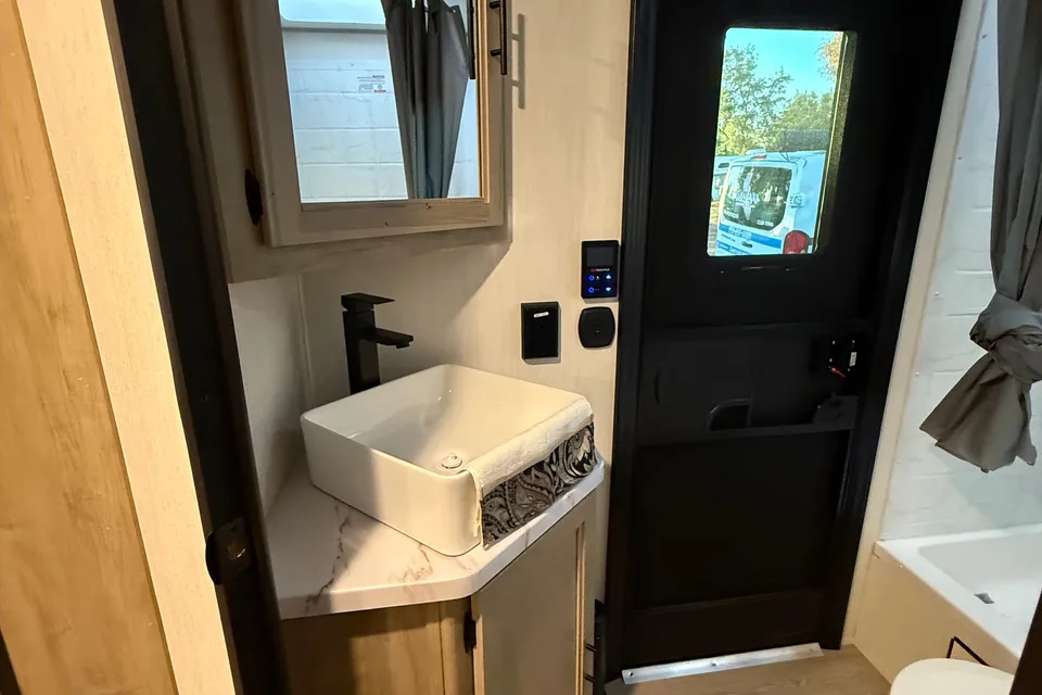 2026 Black Label, Bunkhouse, Sleeps 8-10, $500 Deposit, Bed Linens included