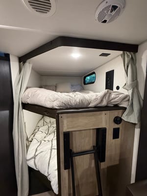 2026 Black Label, Bunkhouse, Sleeps 8-10, $500 Deposit, Bed Linens included