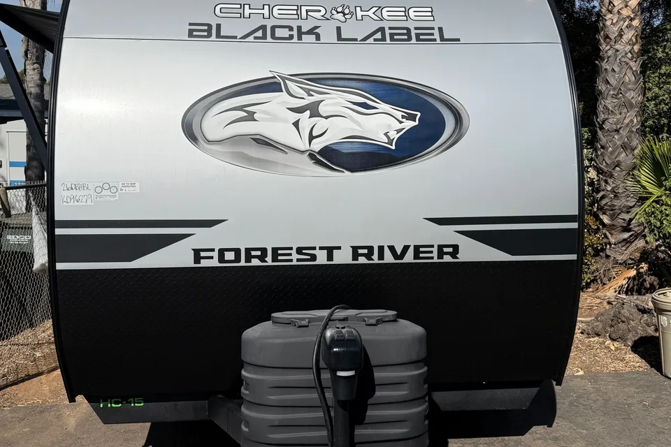 2026 Black Label, Bunkhouse, Sleeps 8-10, $500 Deposit, Bed Linens included