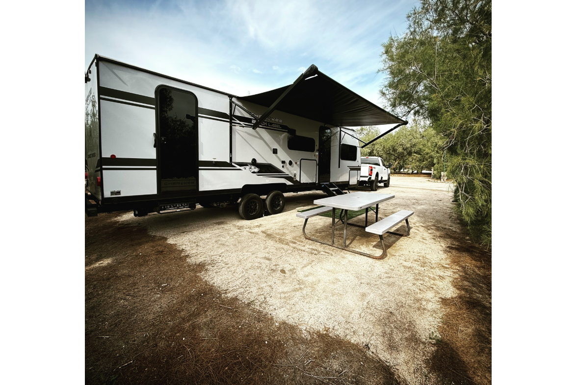 2026 Black Label, Bunkhouse, Sleeps 8-10, $500 Deposit, Bed Linens included