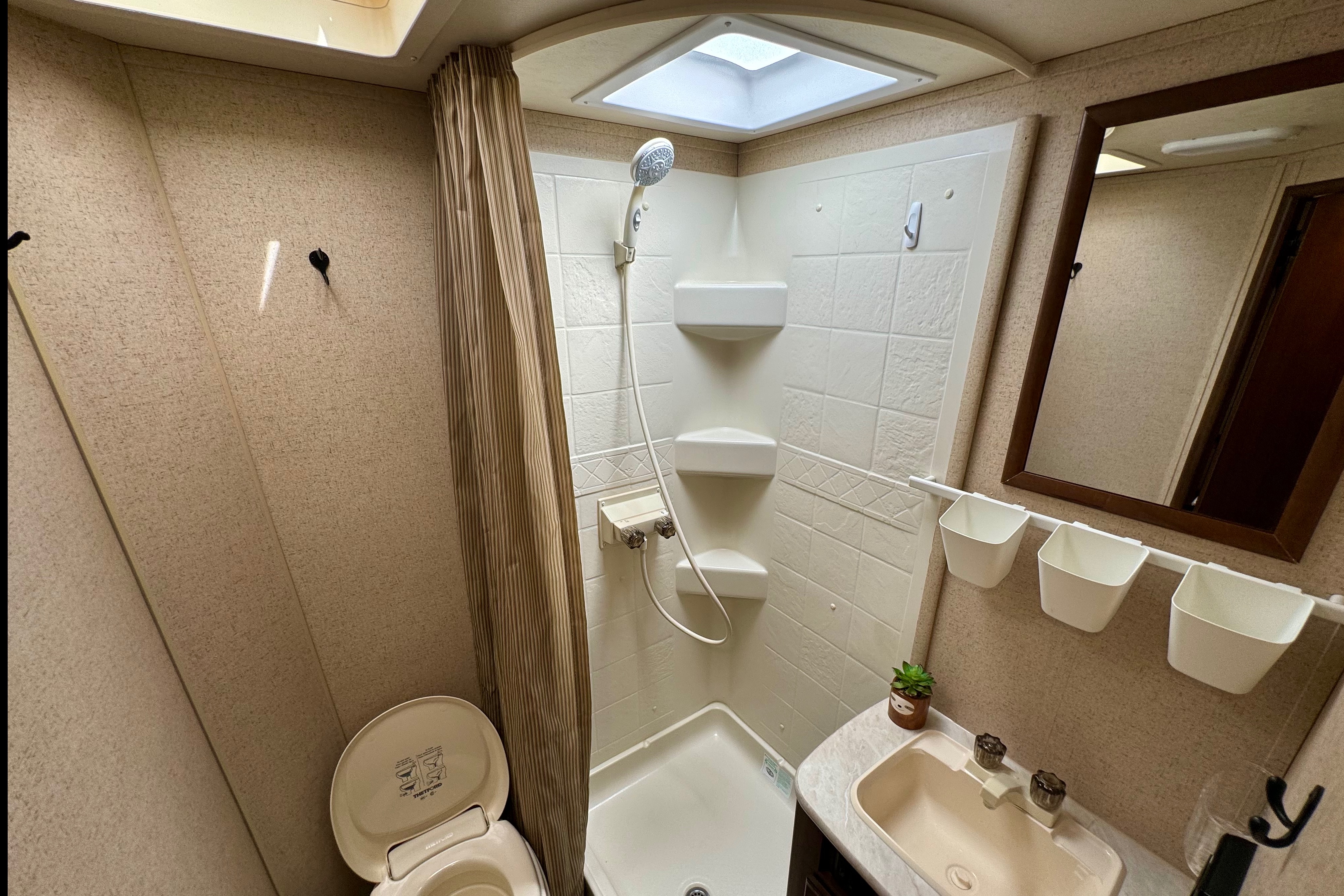Kids and Pets Friendly SUV towable Jayco X17Z with Theater projector 📽️ Solar Powered Off Grid Ready