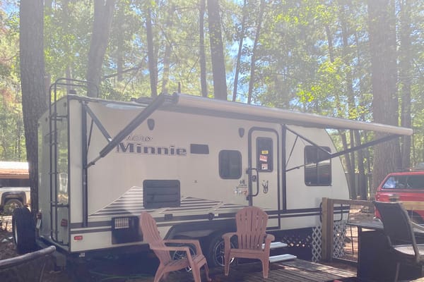 Winnebago Minnie Travel Trailer