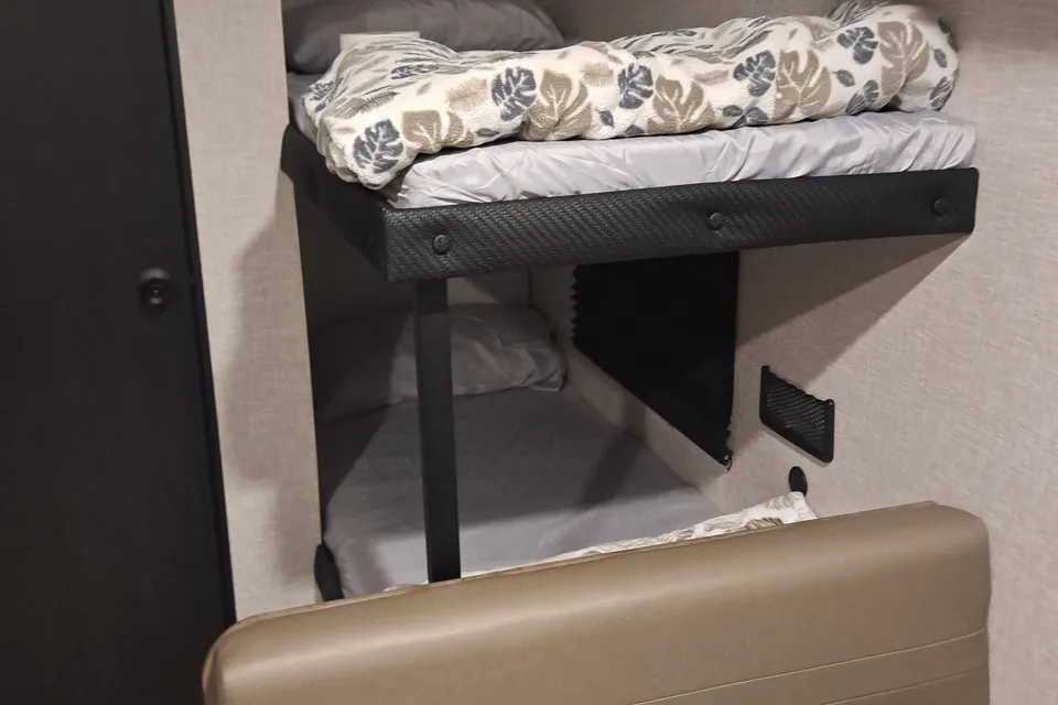Pedro 's Starcraft Autumn Ridge Ar one Travel Trailer
