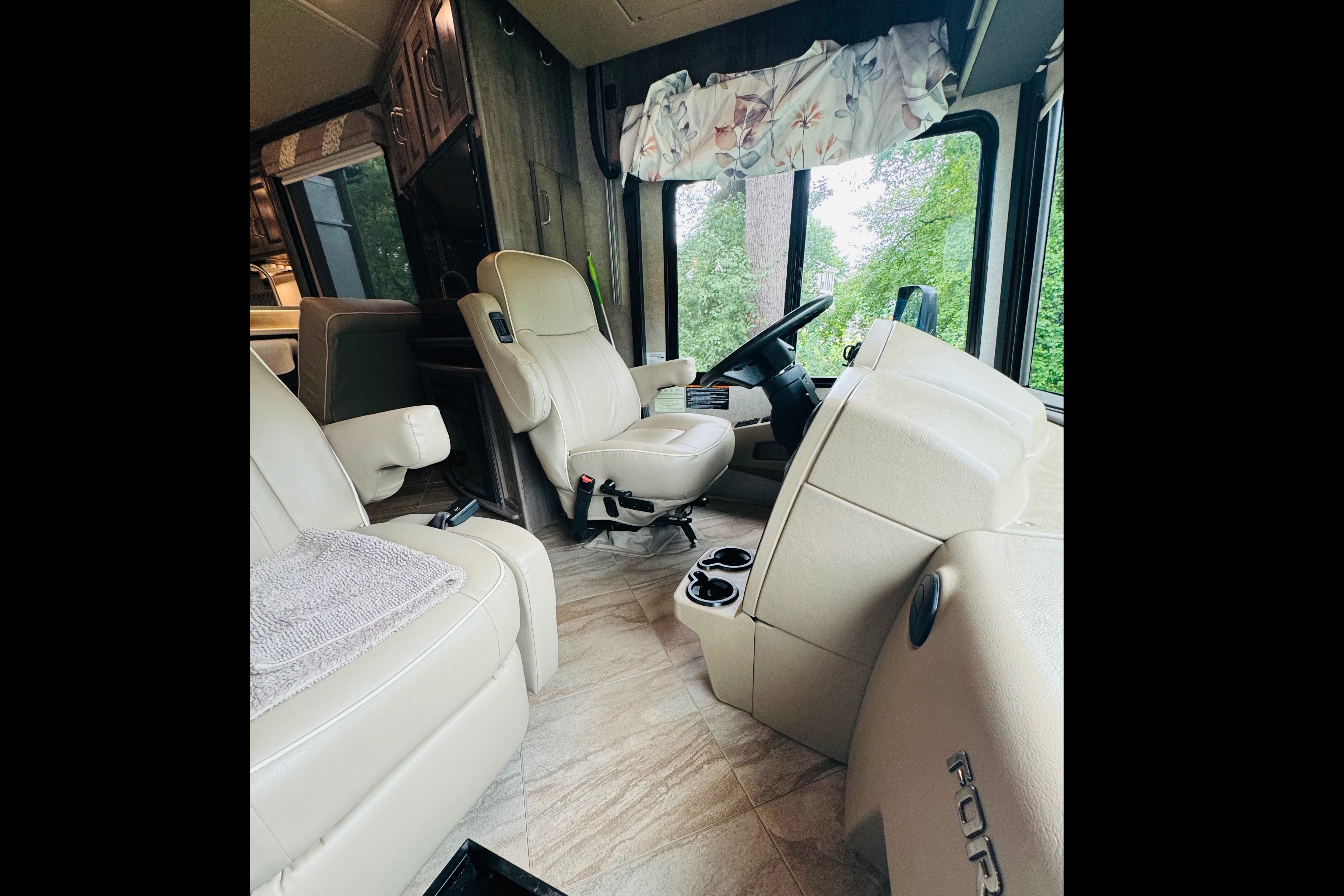Winnebago Luxury Coach