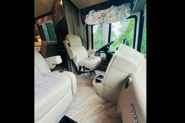 Winnebago Luxury Coach