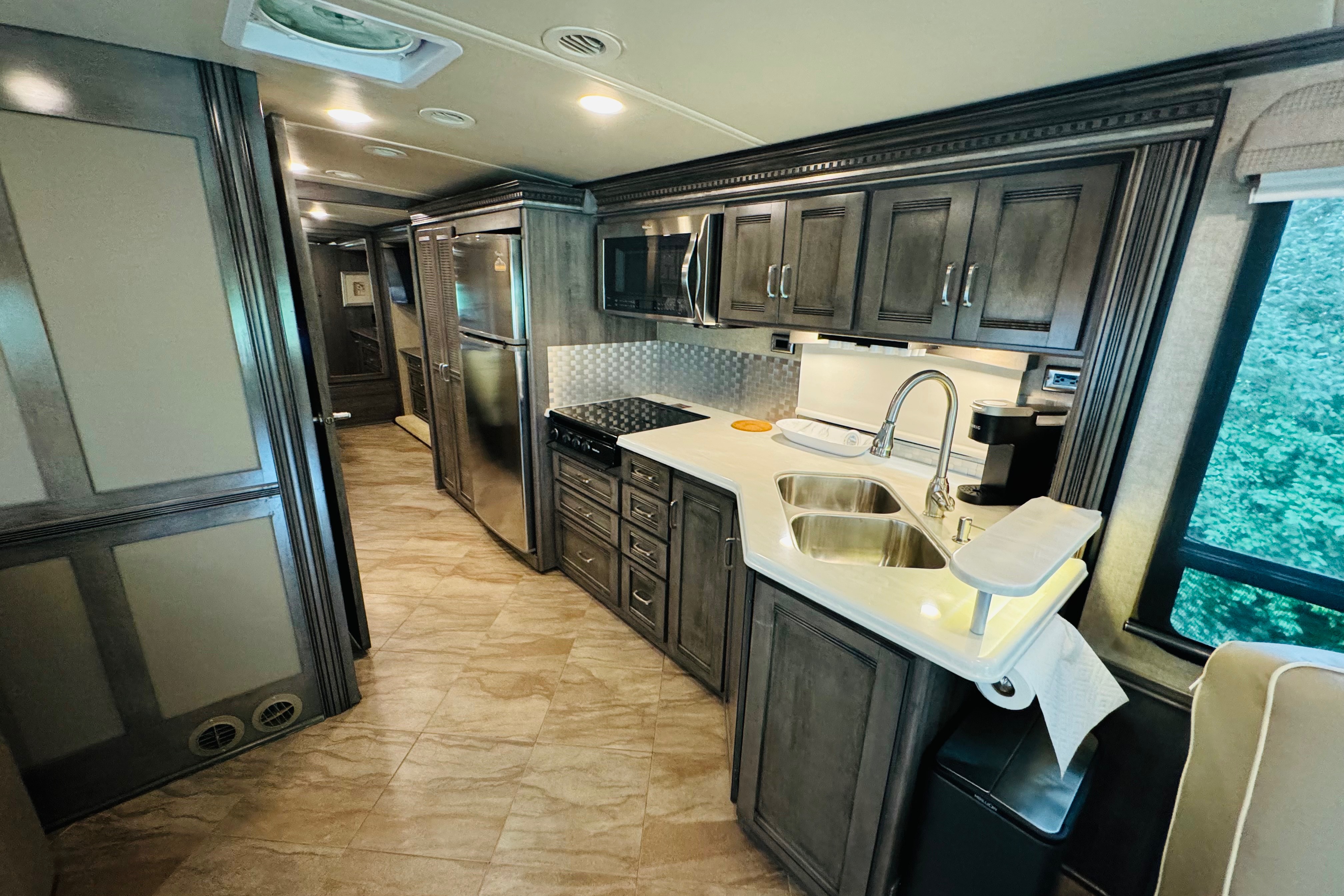 Winnebago Luxury Coach
