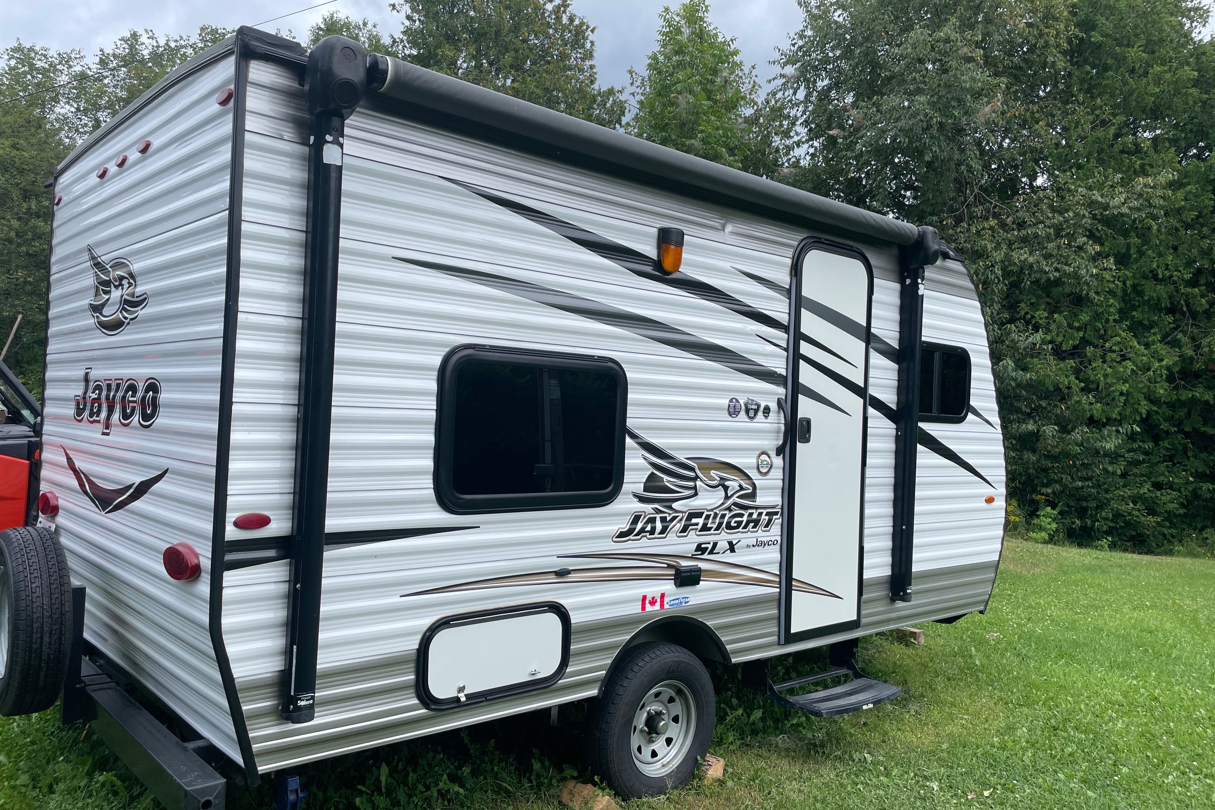 Laur's Lair - Tiny Camping Trailer, sleeps 4