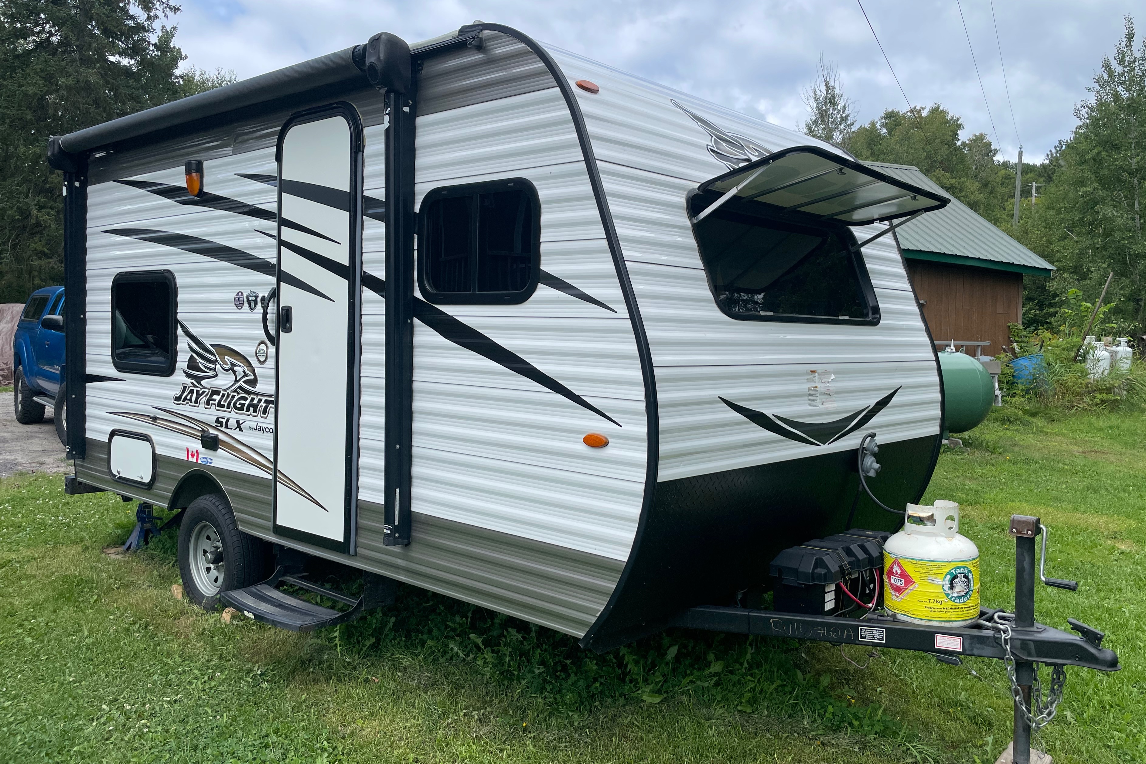Laur's Lair - Tiny Camping Trailer, sleeps 4