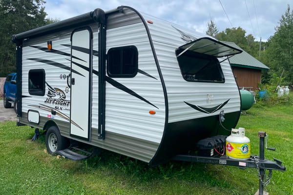 Laur's Lair - Tiny Camping Trailer, sleeps 4