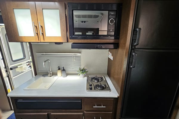 NEW LISTING ! | OSCAR | Forest River Navi 16BH | Vivre la Route !