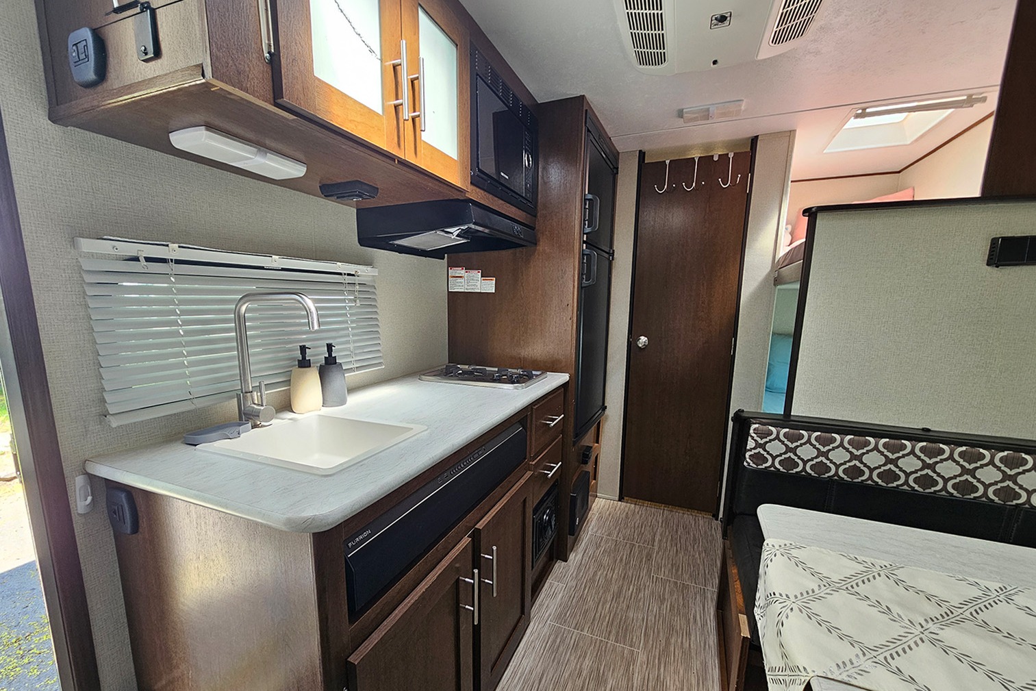 NEW LISTING ! | OSCAR | Forest River Navi 16BH | Vivre la Route !