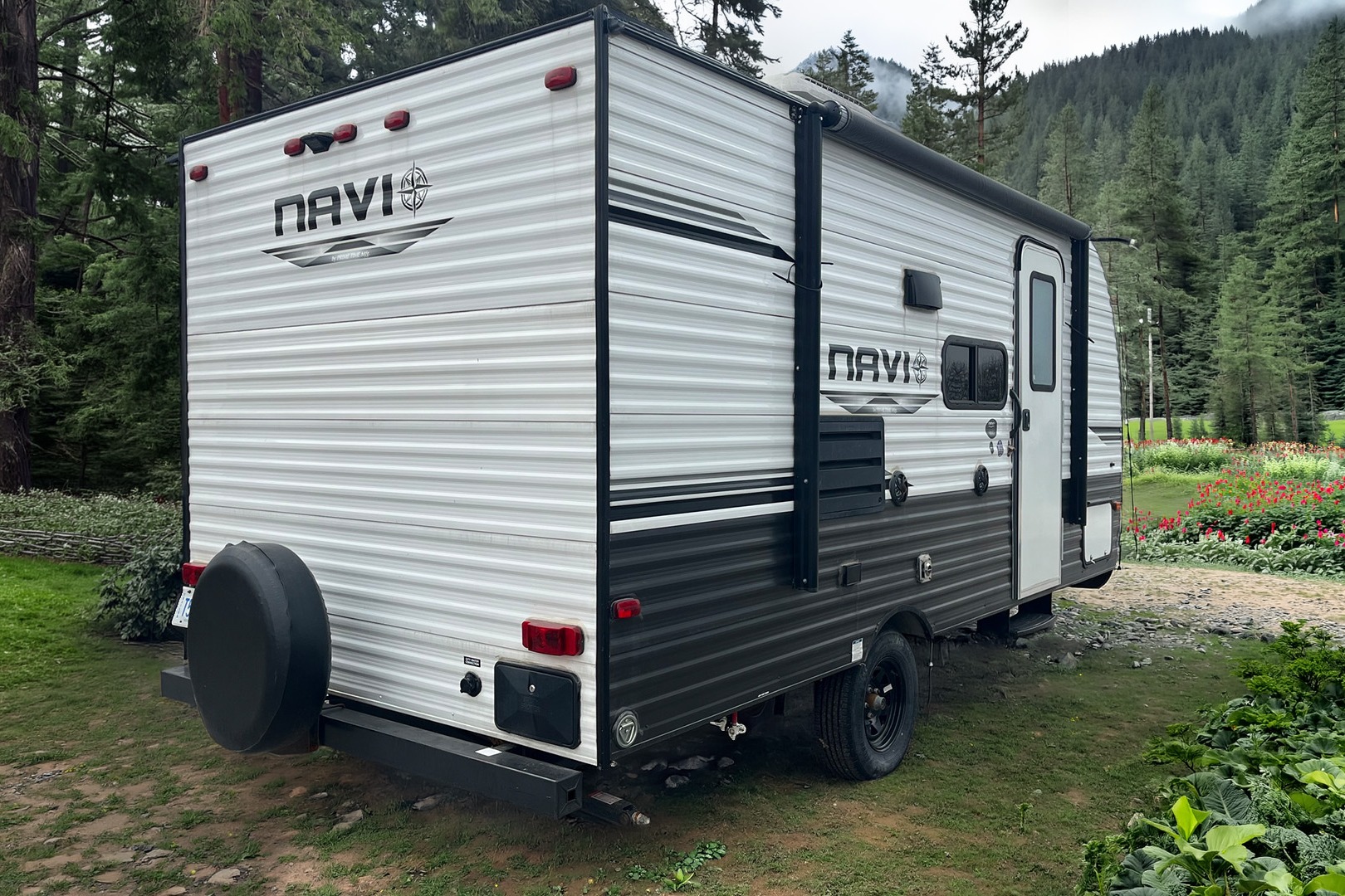 NEW LISTING ! | OSCAR | Forest River Navi 16BH | Vivre la Route !