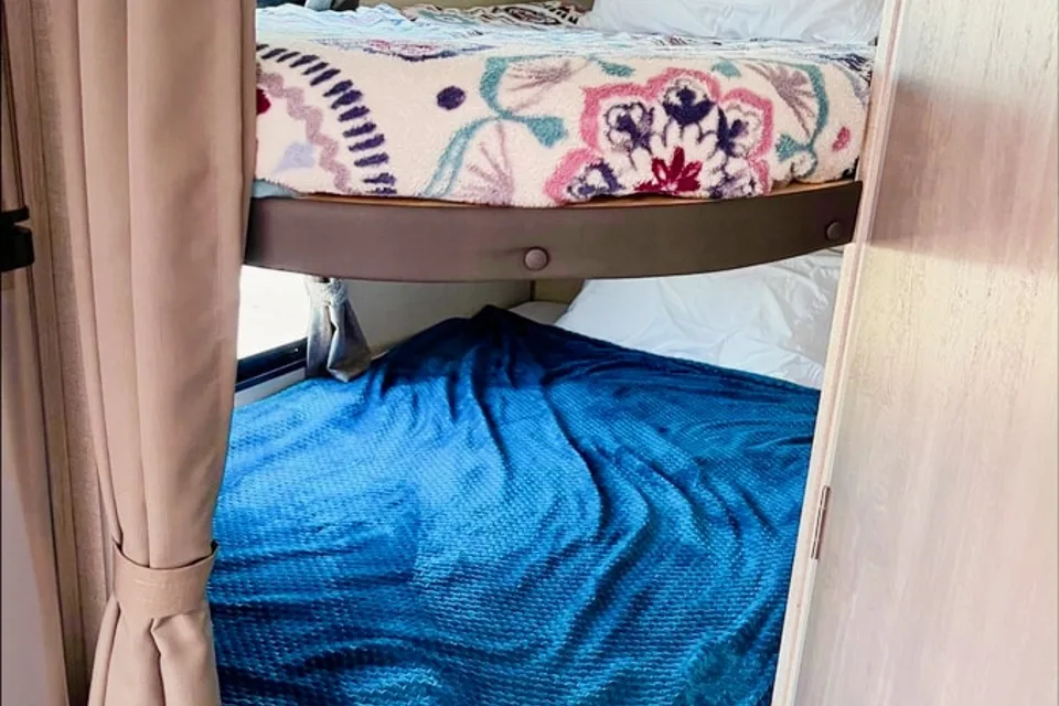 NEW Stocked, Deliverable Family Coachmmen Catalina