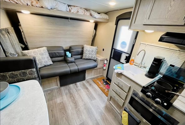 NEW Stocked, Deliverable Family Coachmmen Catalina