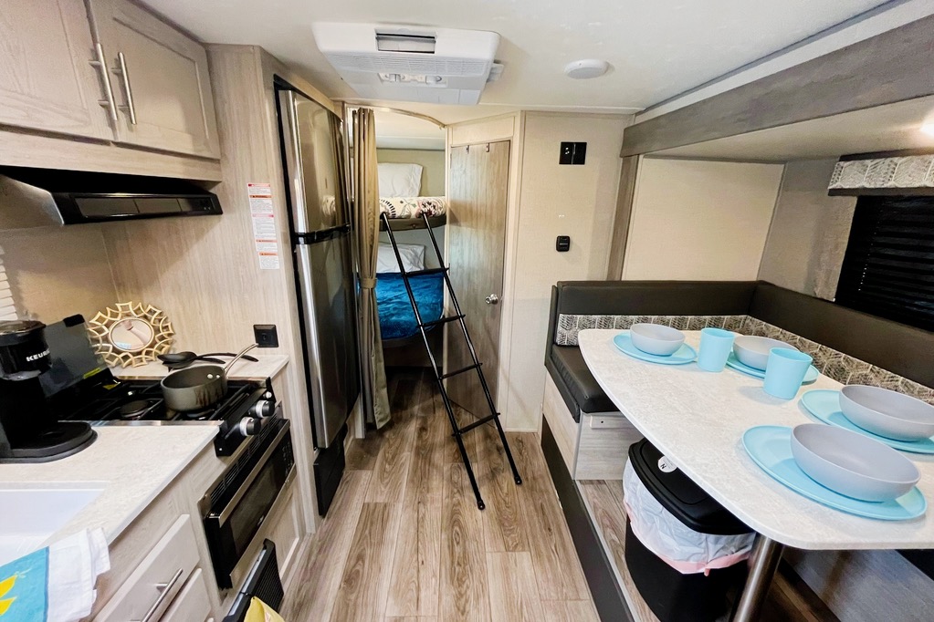NEW Stocked, Deliverable Family Coachmmen Catalina
