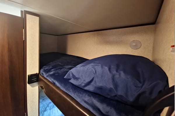 Furnished, stocked, and ready for an adventure! Jayco Jayflight 174BH Baja