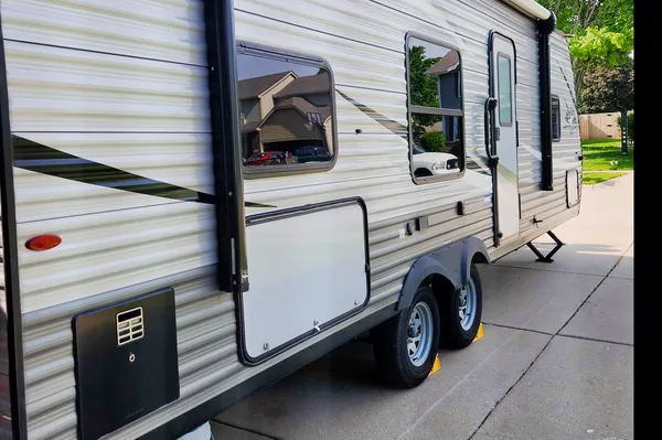 Happy Camper's Jayco Jayflight SLX Travel Trailer