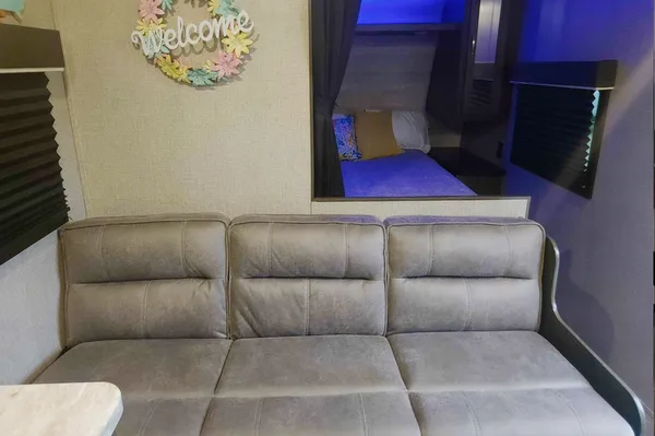 Happy Camper's Jayco Jayflight SLX Travel Trailer
