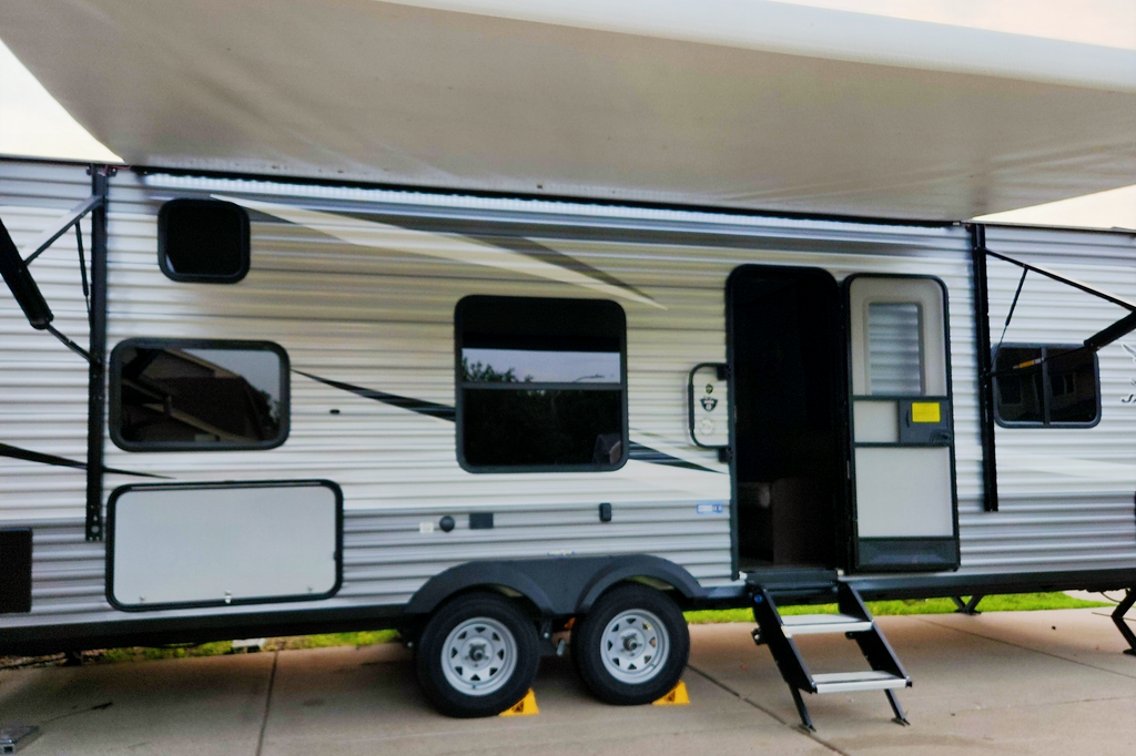 Happy Camper's Jayco Jayflight SLX  Travel Trailer