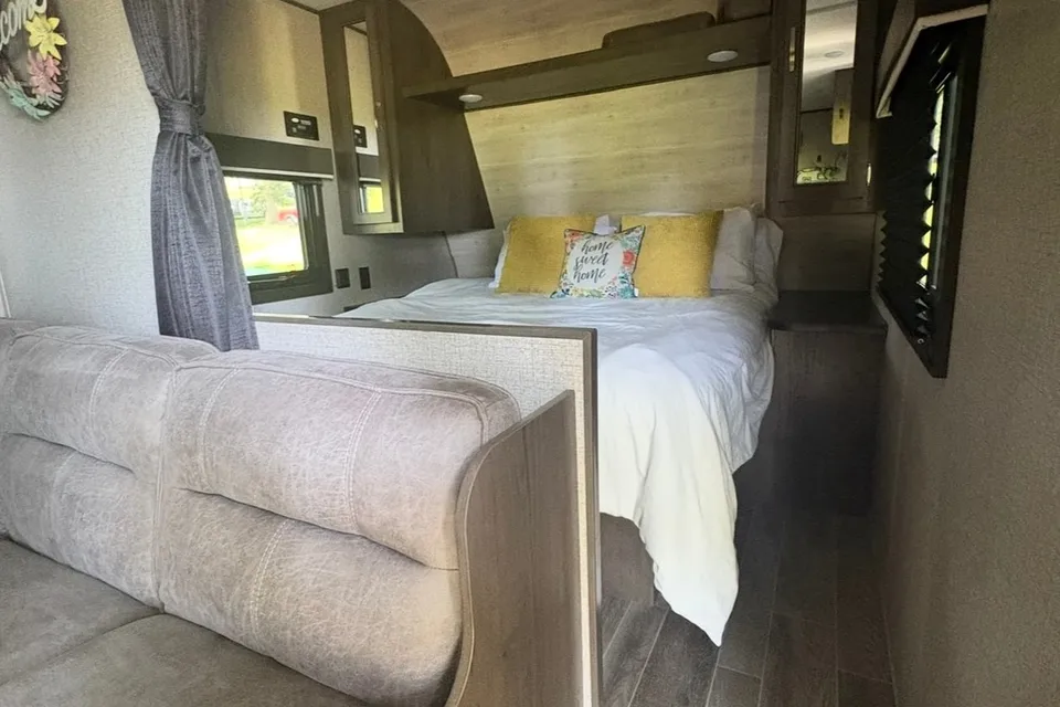 Happy Camper's Jayco Jayflight SLX  Travel Trailer