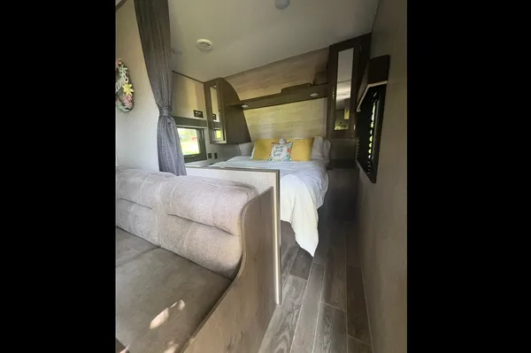 Happy Camper's Jayco Jayflight SLX Travel Trailer
