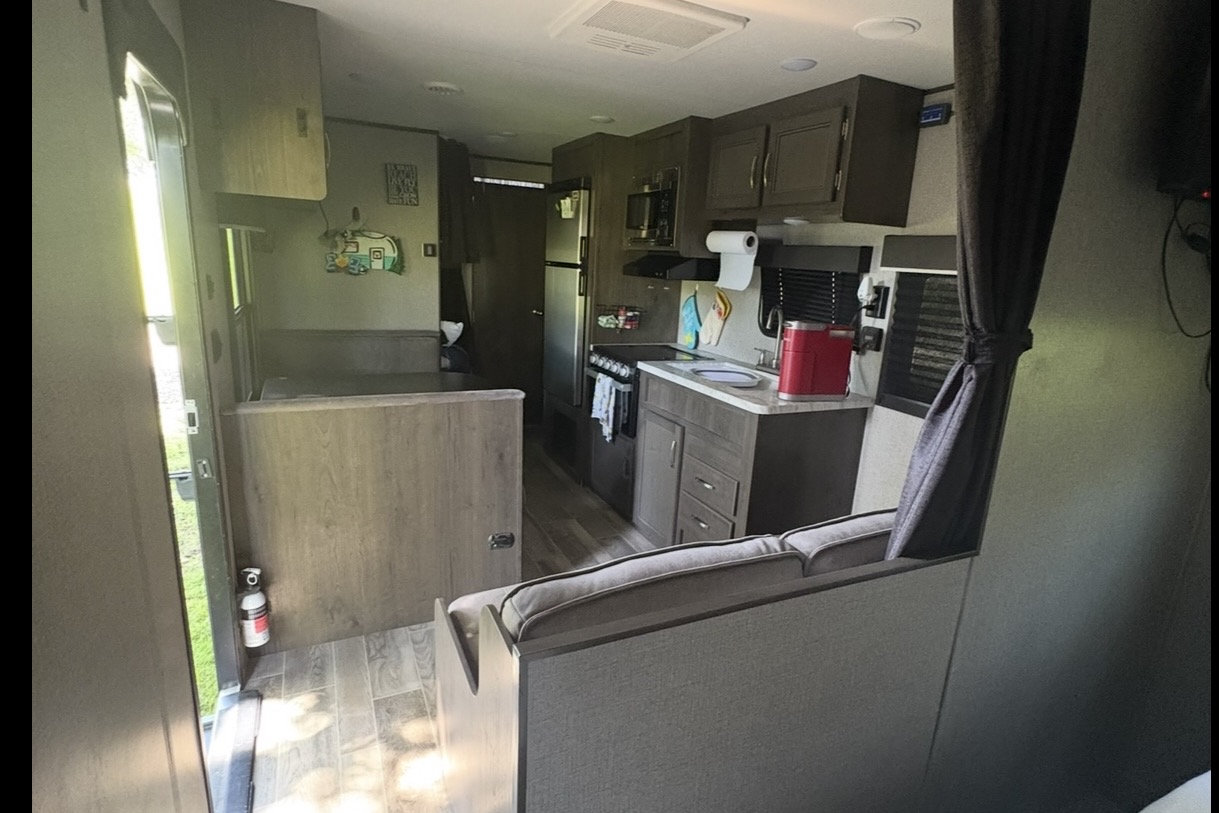 Happy Camper's Jayco Jayflight SLX  Travel Trailer