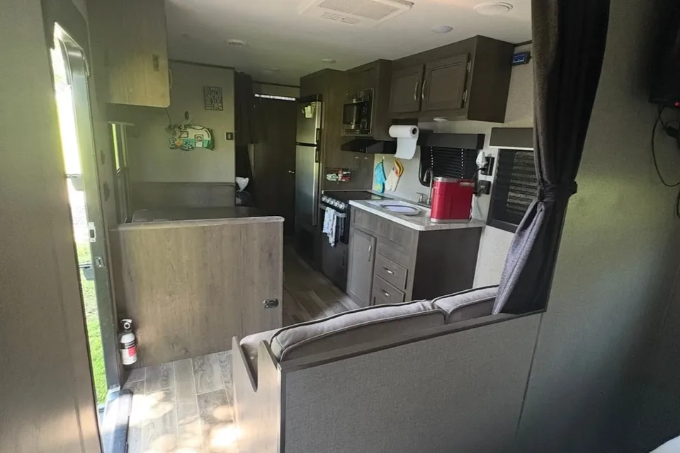 Happy Camper's Jayco Jayflight SLX  Travel Trailer