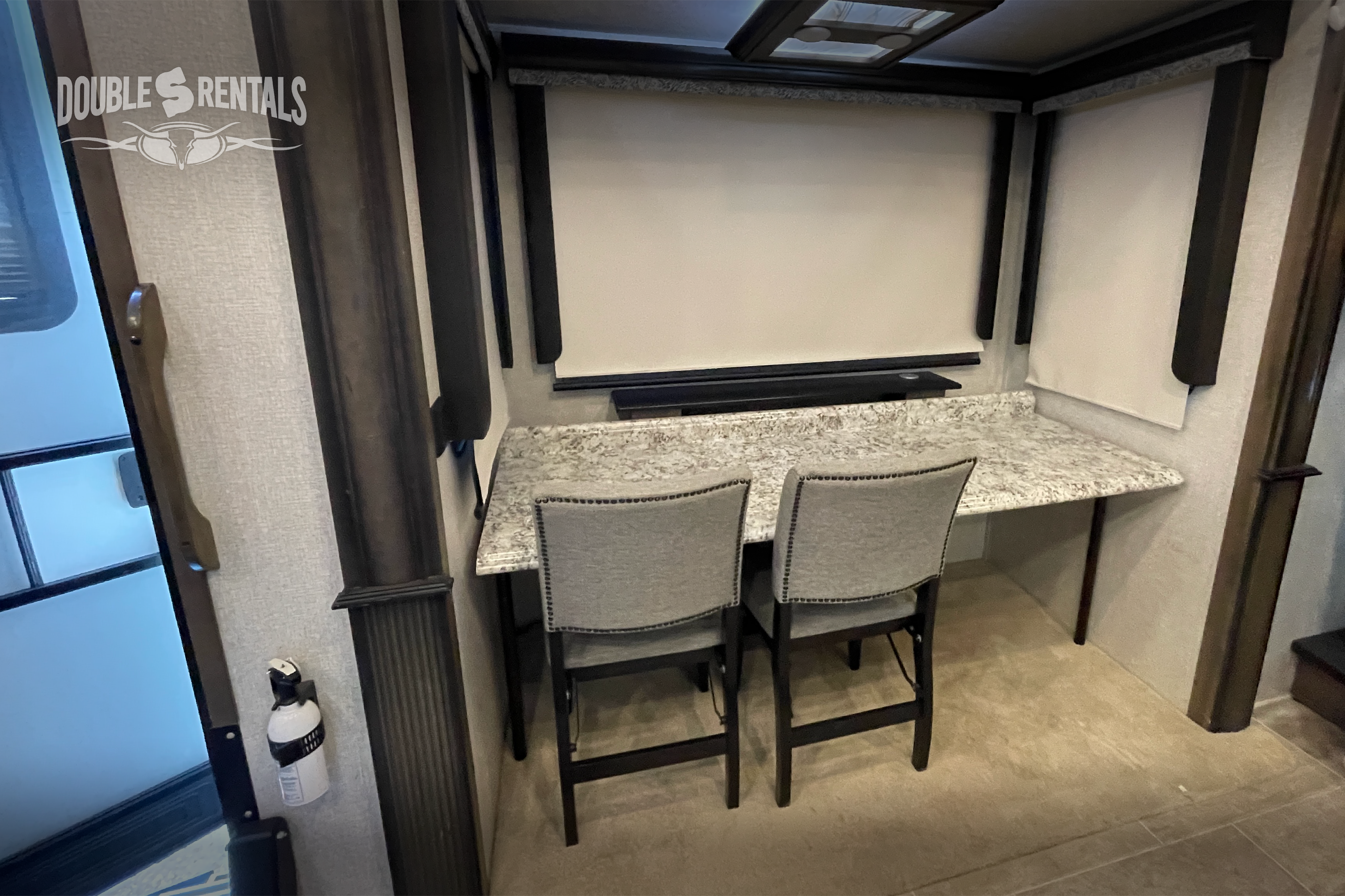 MONTANA Private Master, 1.5 Bath, Spacious Front Living with Hideaway TV and Fireplace