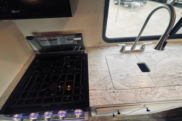 Ryan's Highland Ridge RV 242RL Travel Trailer