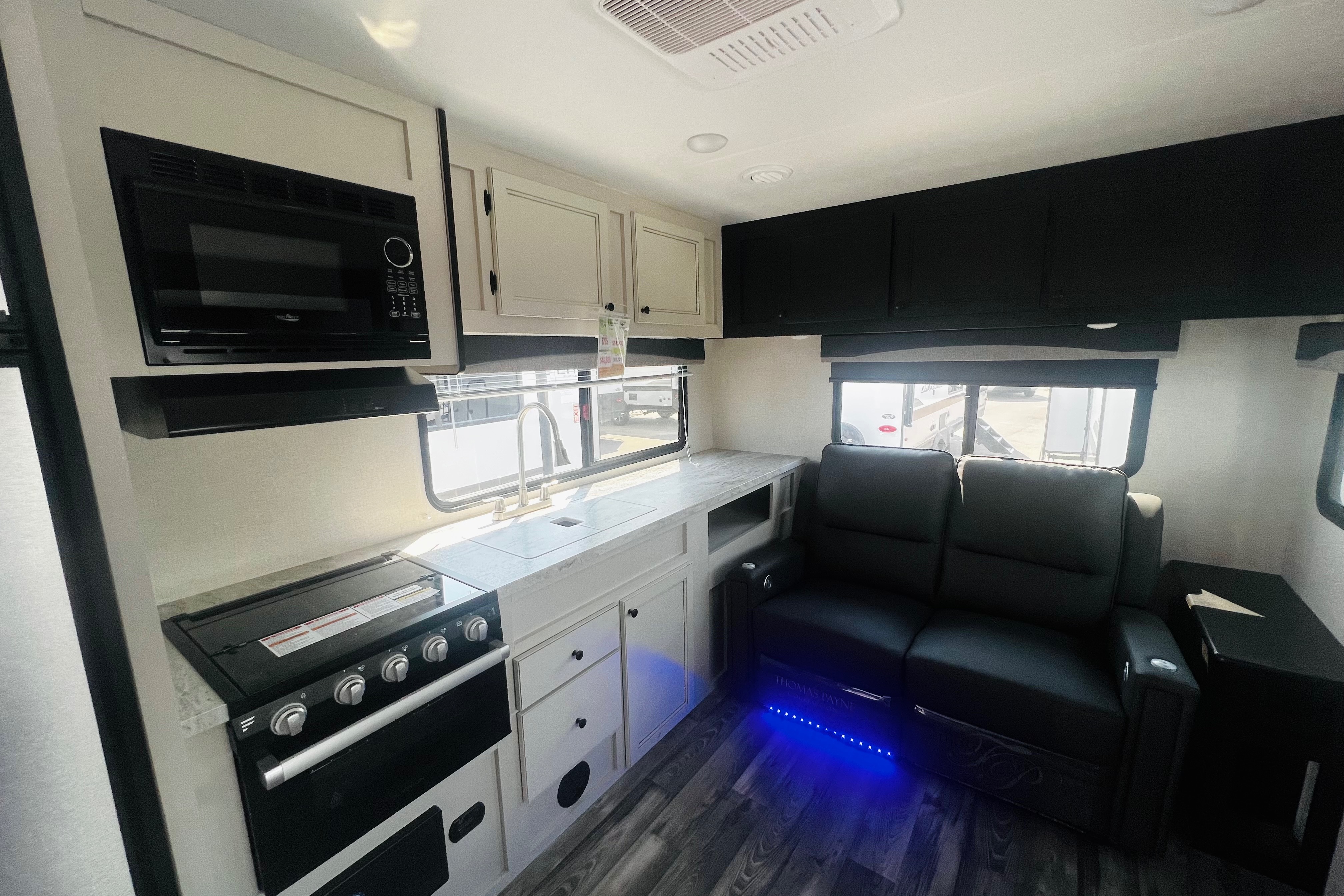 Ryan's Highland Ridge RV 242RL Travel Trailer
