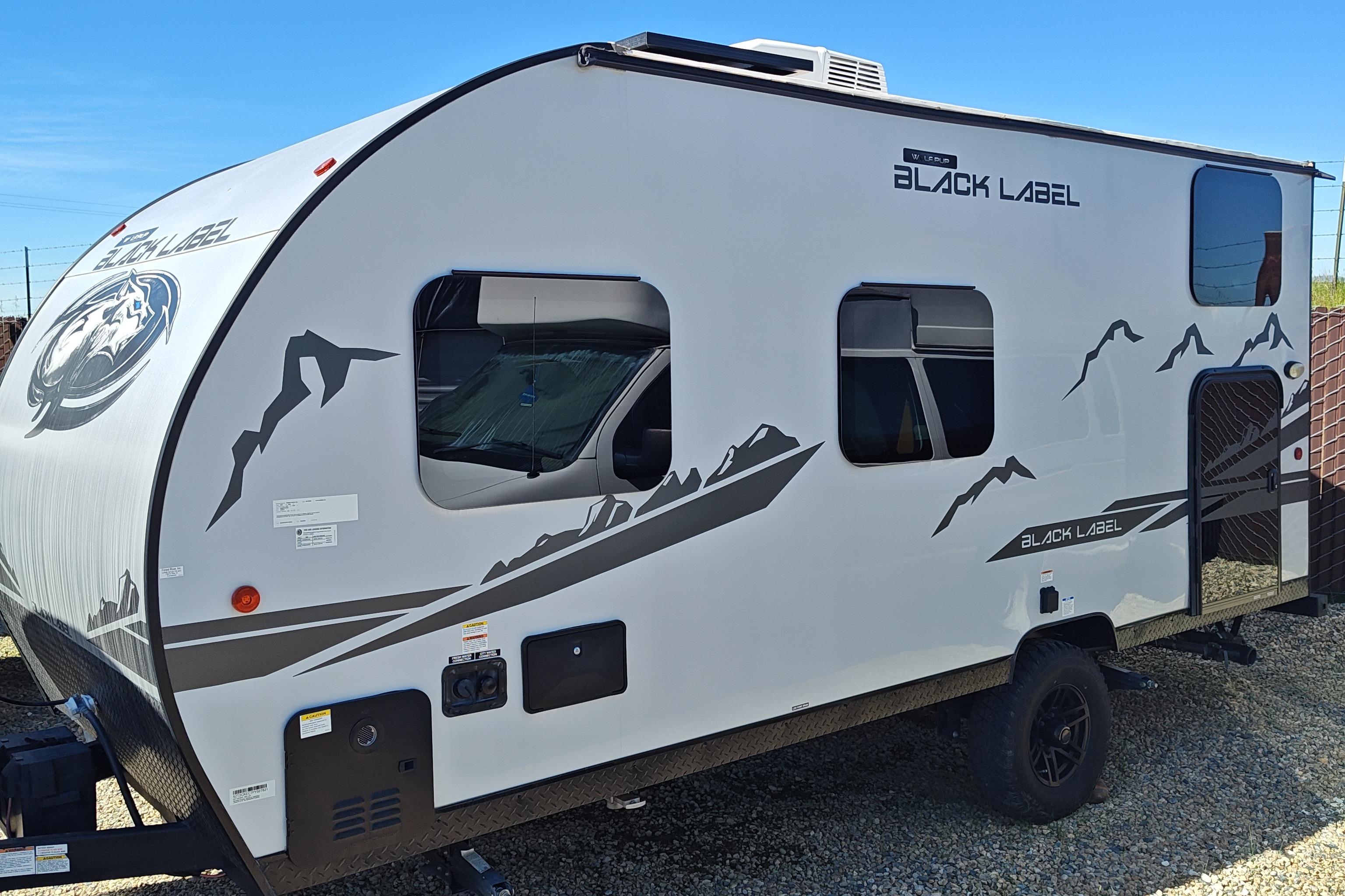 2023 Cherokee Wolf Pup 16BHSBL Black Label Edition
