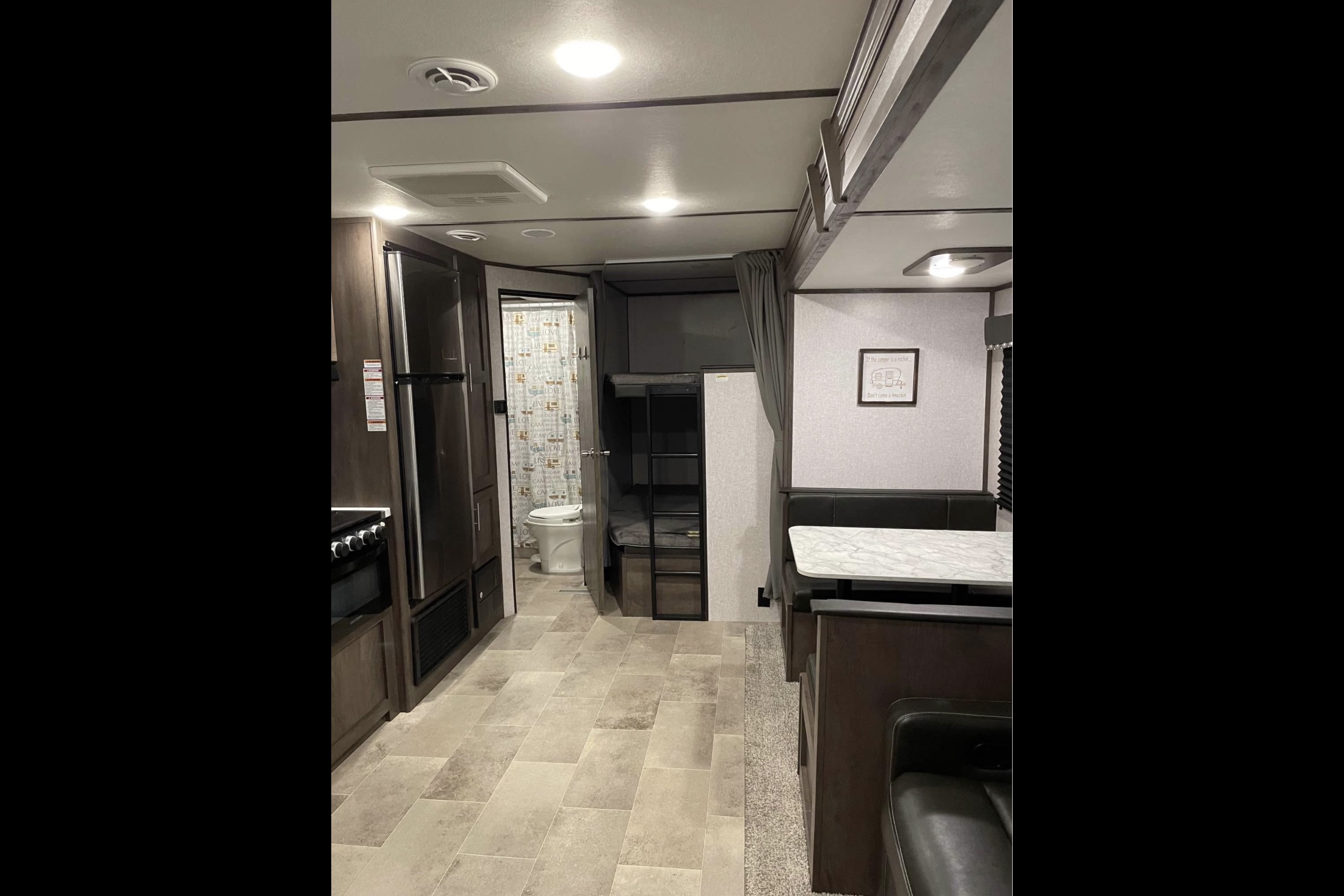 2021 Coleman Lantern 263BH Travel - WiFi Included