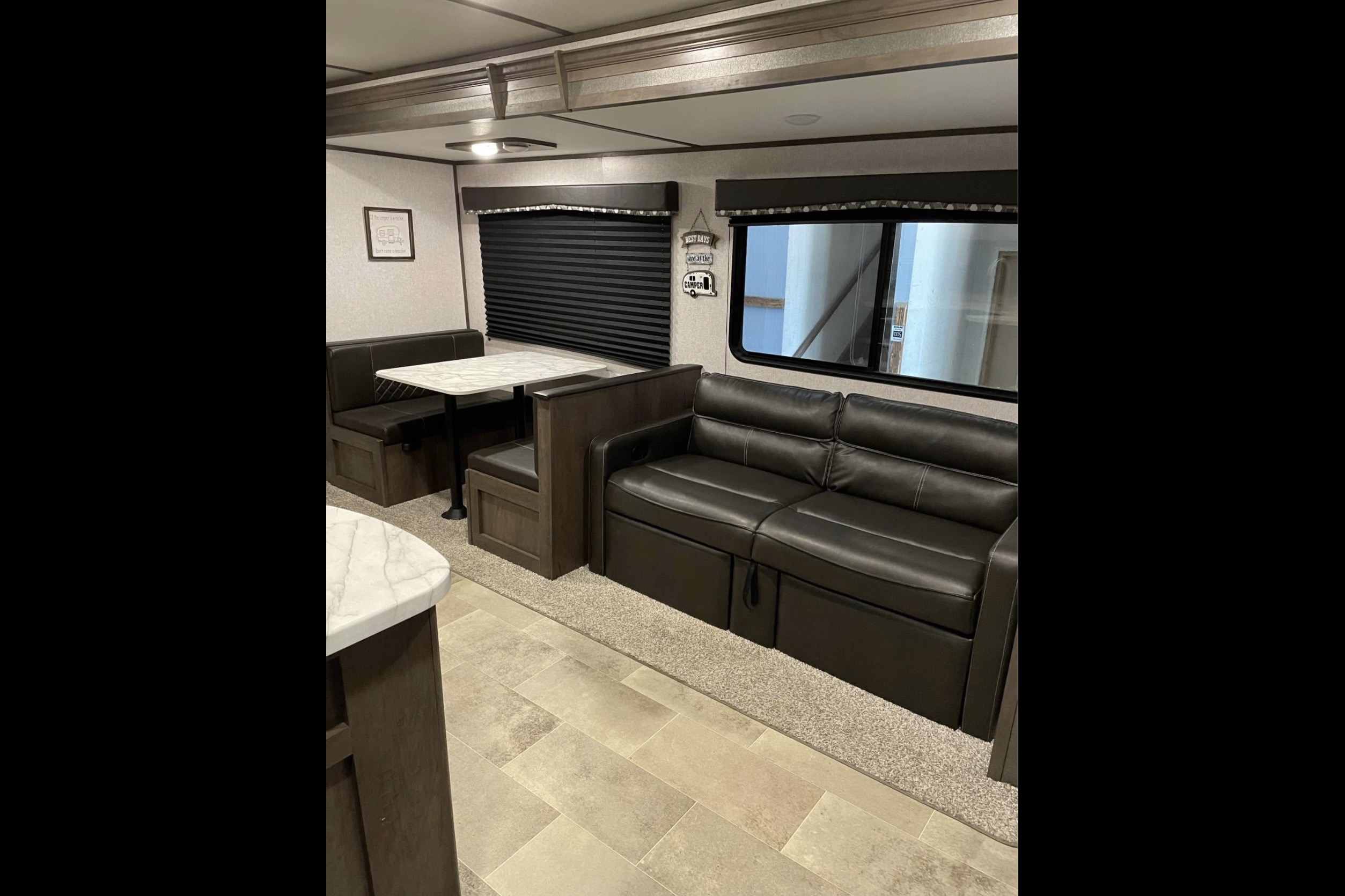 2021 Coleman Lantern 263BH Travel - WiFi Included