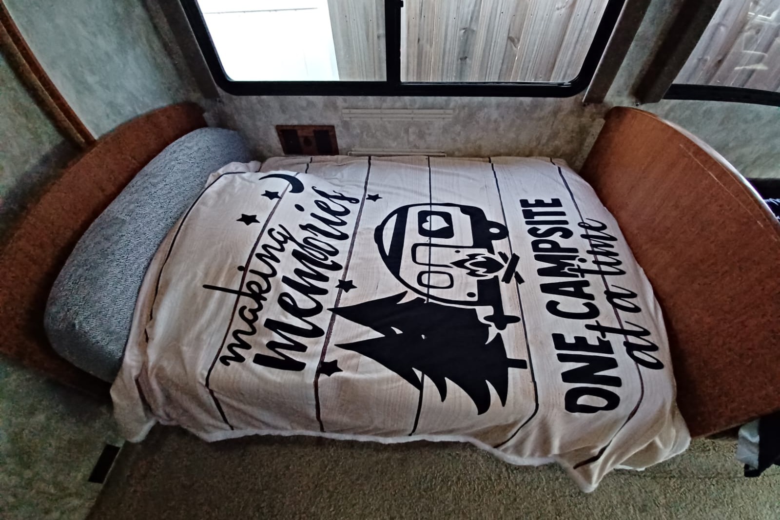 Vacation ready. Perfect for couple or family of 5+.