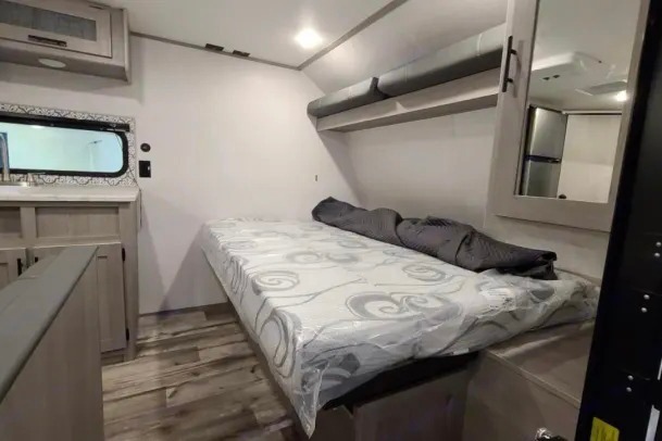 Viktoriya 's Coleman lantern LT22ft Travel Trailer