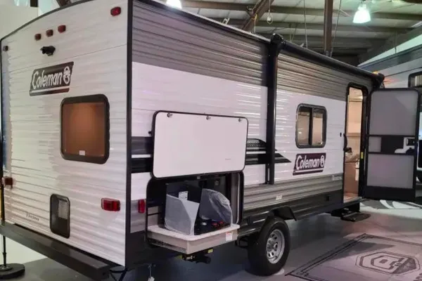 Viktoriya 's Coleman lantern LT22ft Travel Trailer