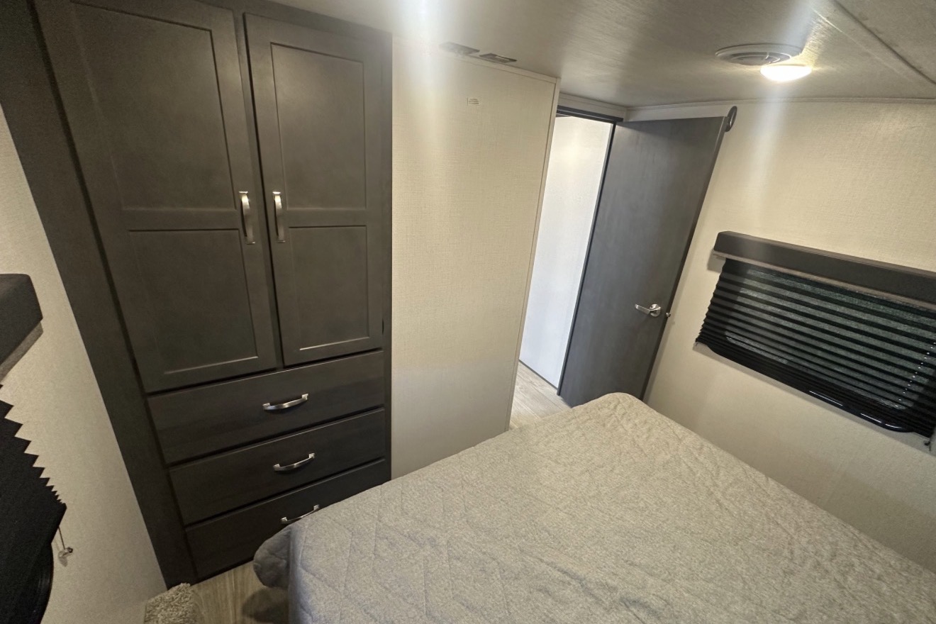 Edgar's Forest River Cougar Fifth Wheel