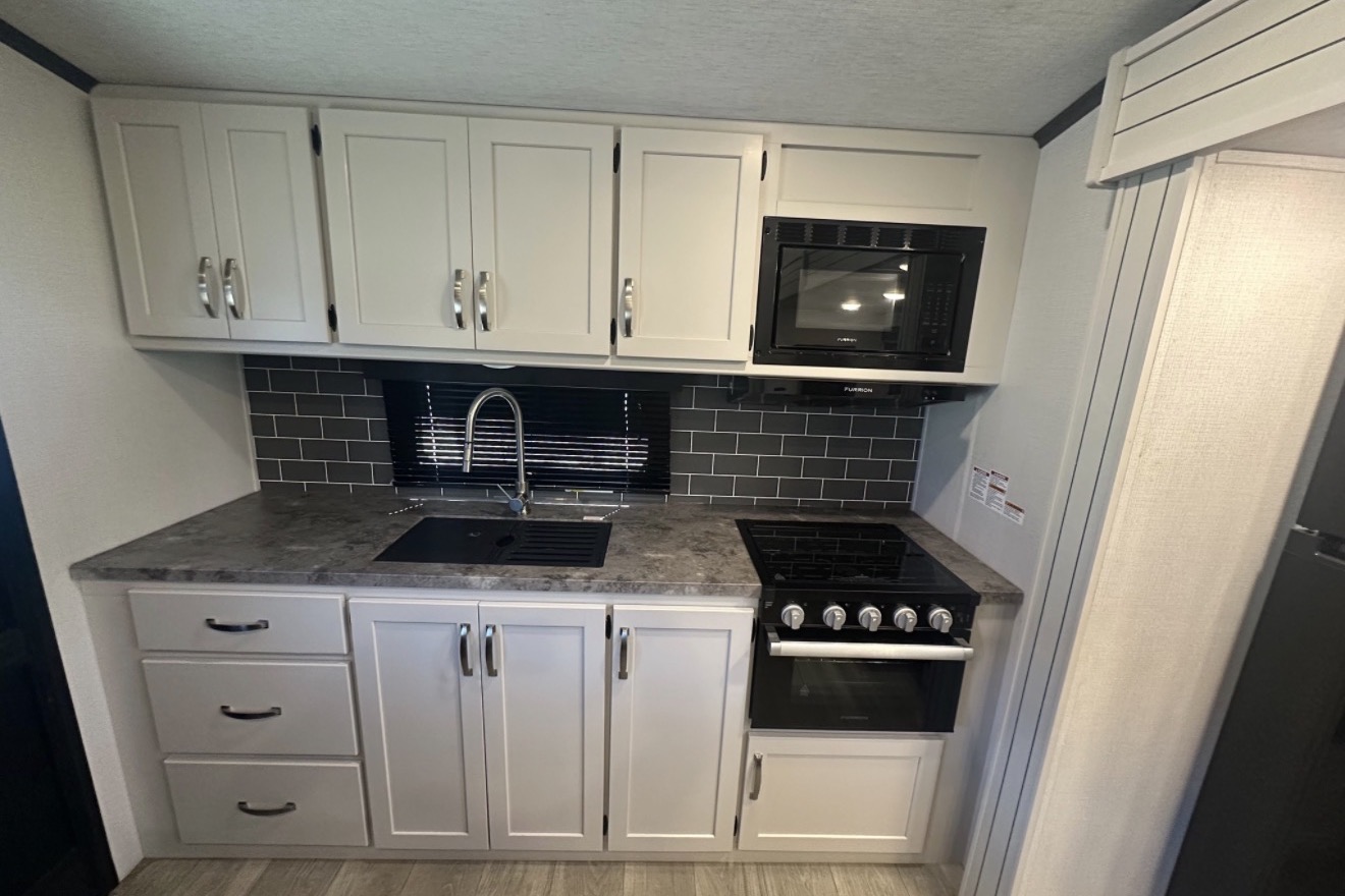 Edgar's Forest River Cougar Fifth Wheel
