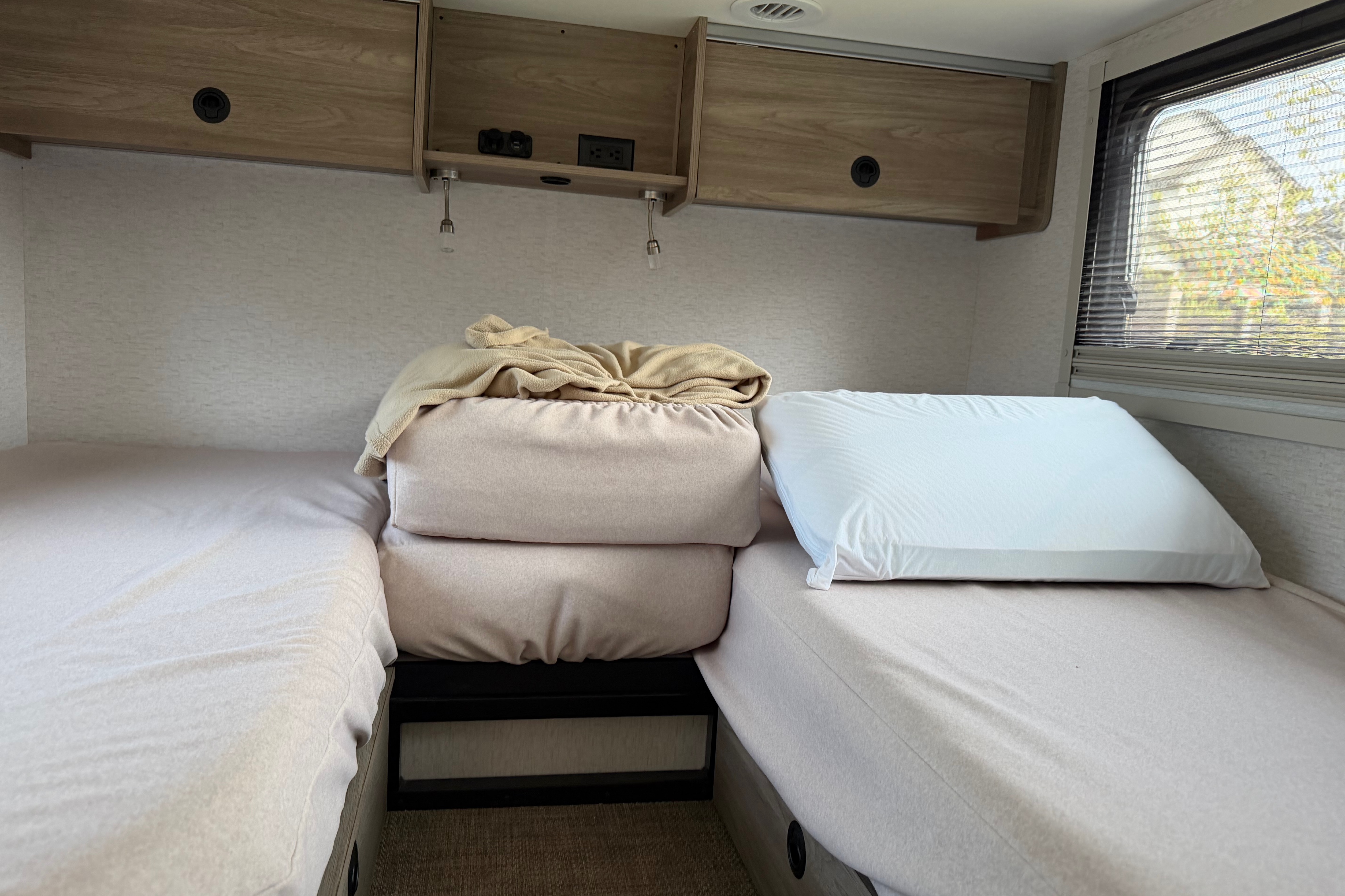 Heather's Winnebago Ekko Class C
