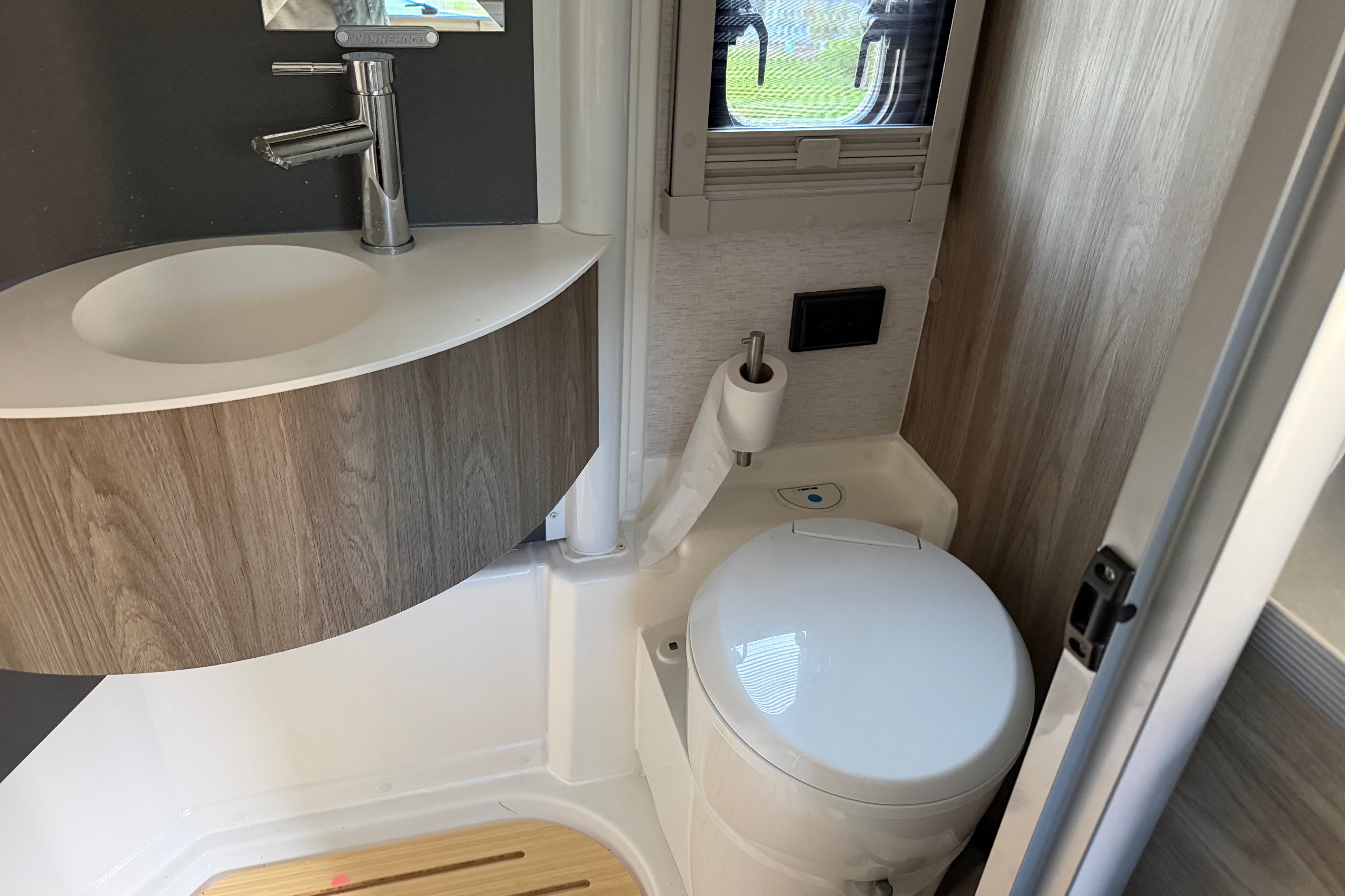 Heather's Winnebago Ekko Class C