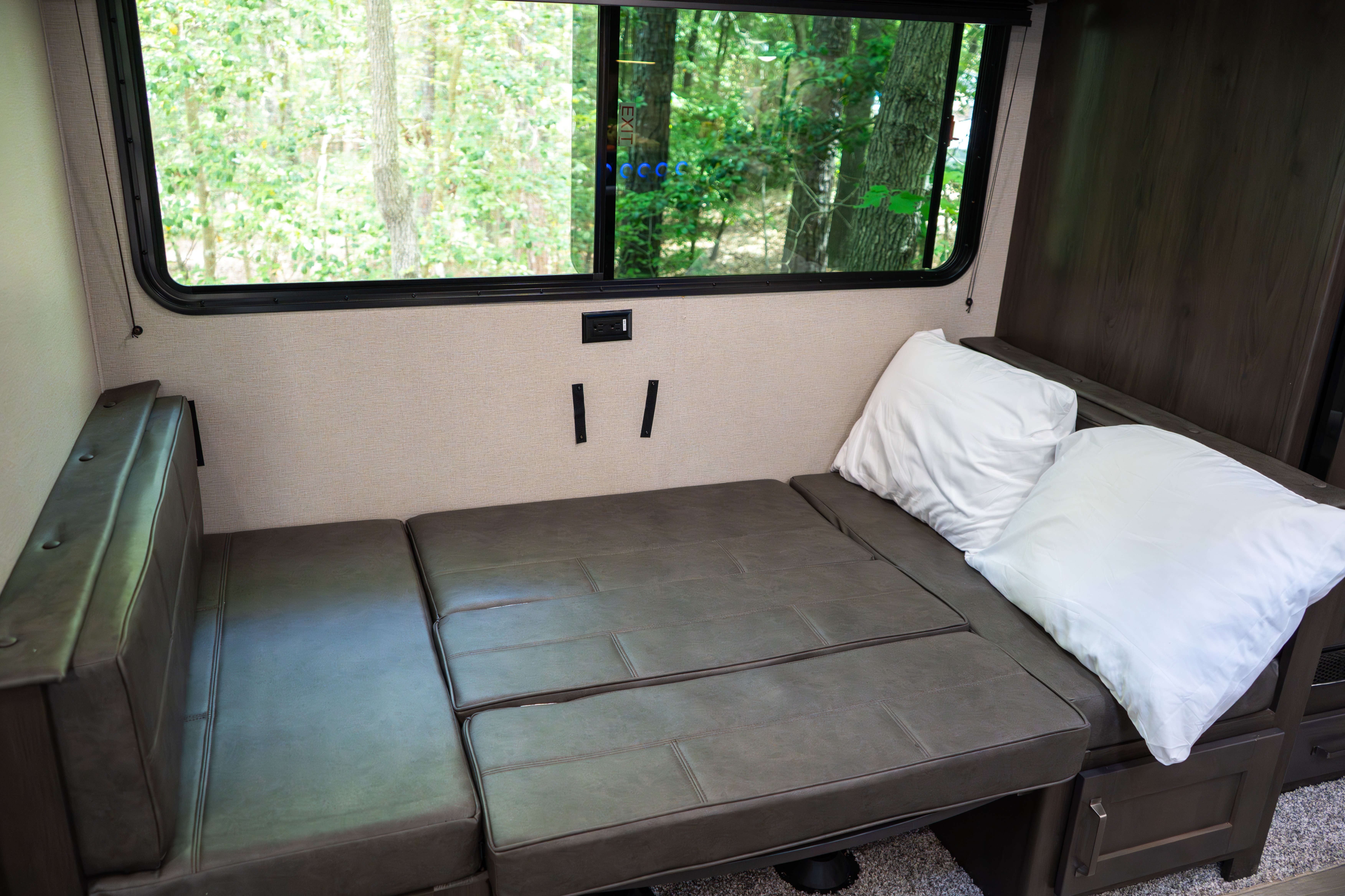 Newer Fully Stocked Camper great for Families or Couples