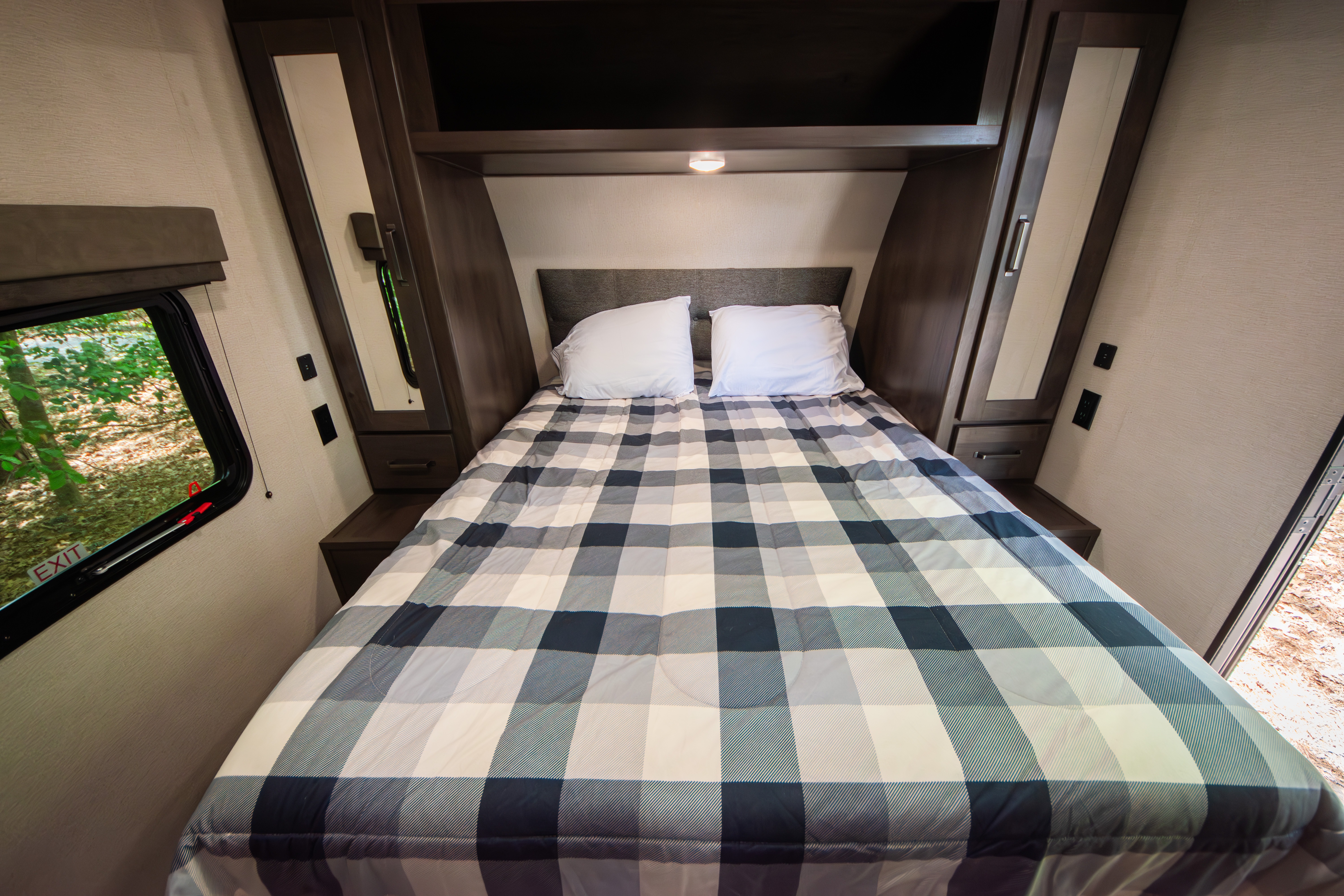Newer Fully Stocked Camper great for Families or Couples