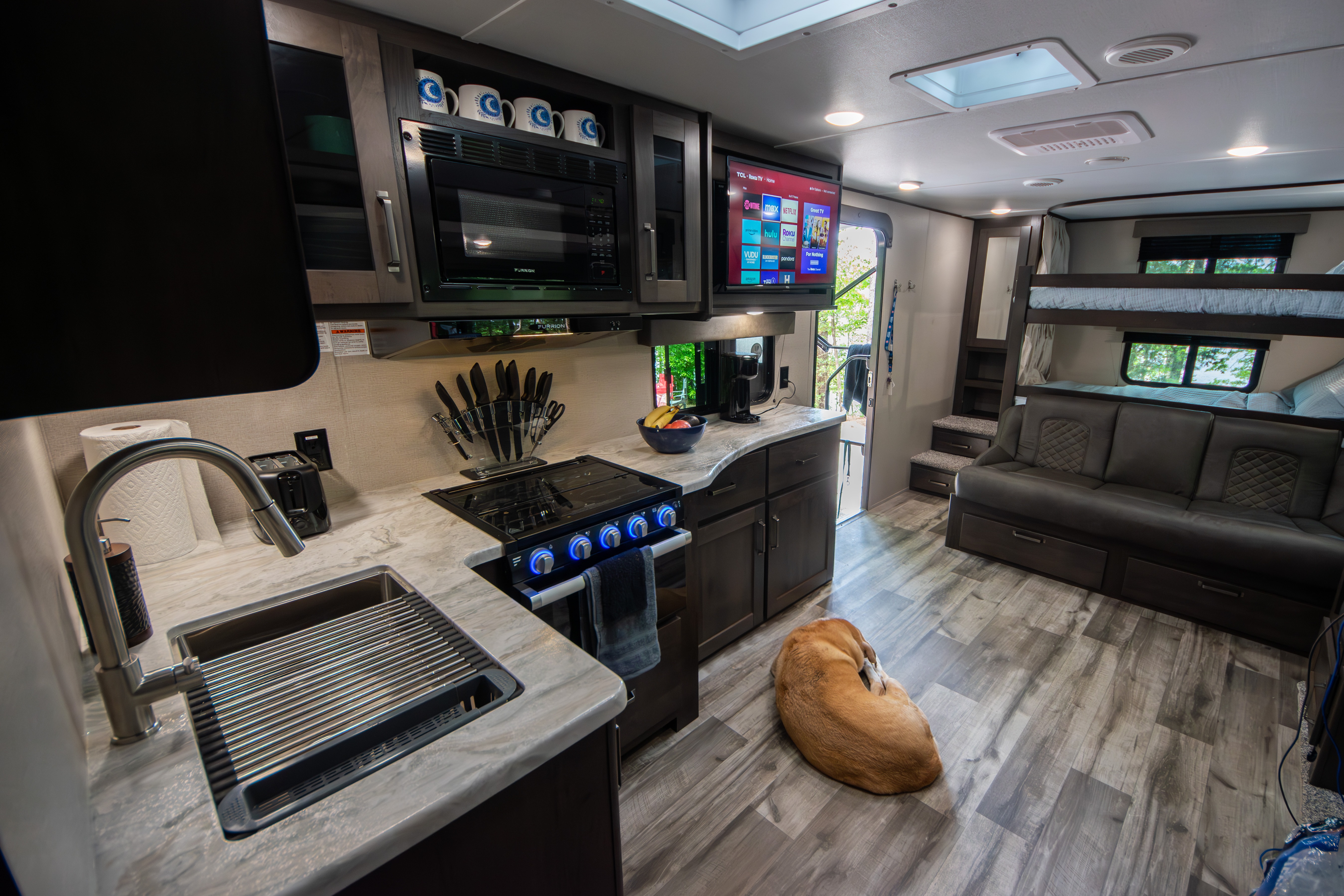 Newer Fully Stocked Camper great for Families or Couples