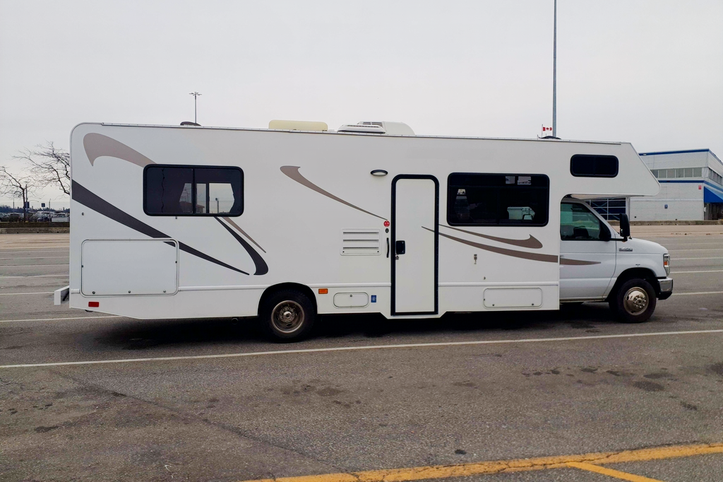 29ft, 8 sleep, Thor Motor Coach Ford E450 Class C