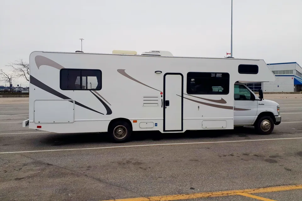 29ft, 8 sleep, Thor Motor Coach Ford E450 Class C