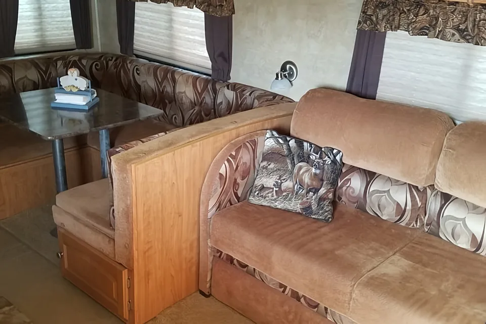 Large Bunkhouse trailer, under 10,000 Pounds!
