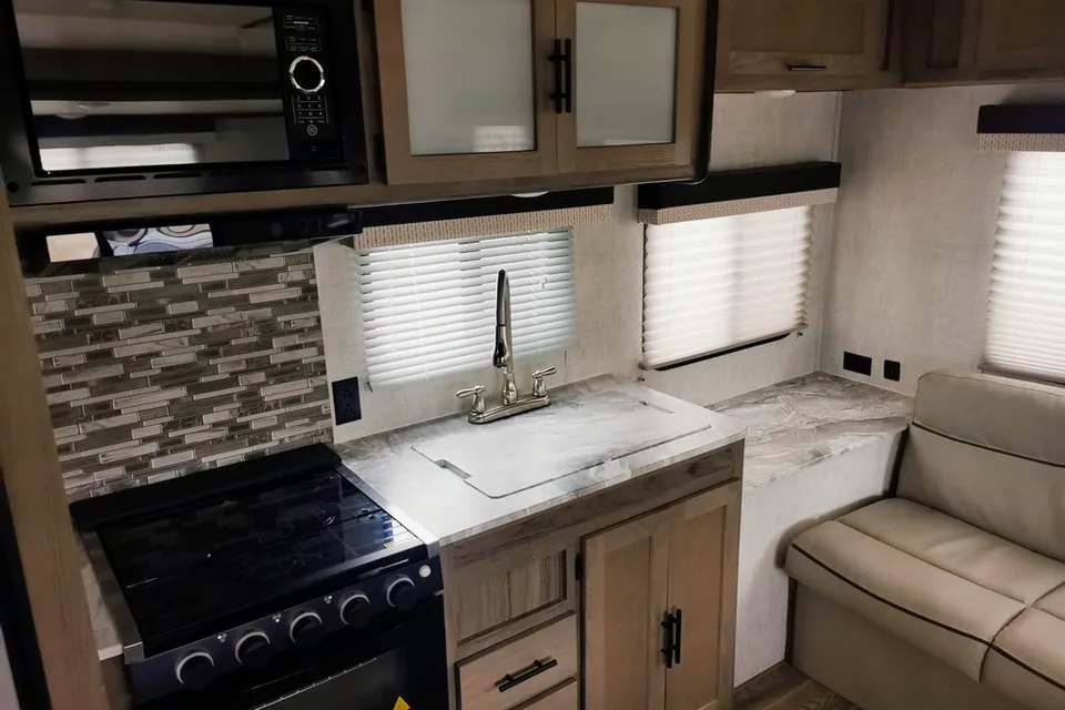 Shane's Grand River 24RLS Travel Trailer