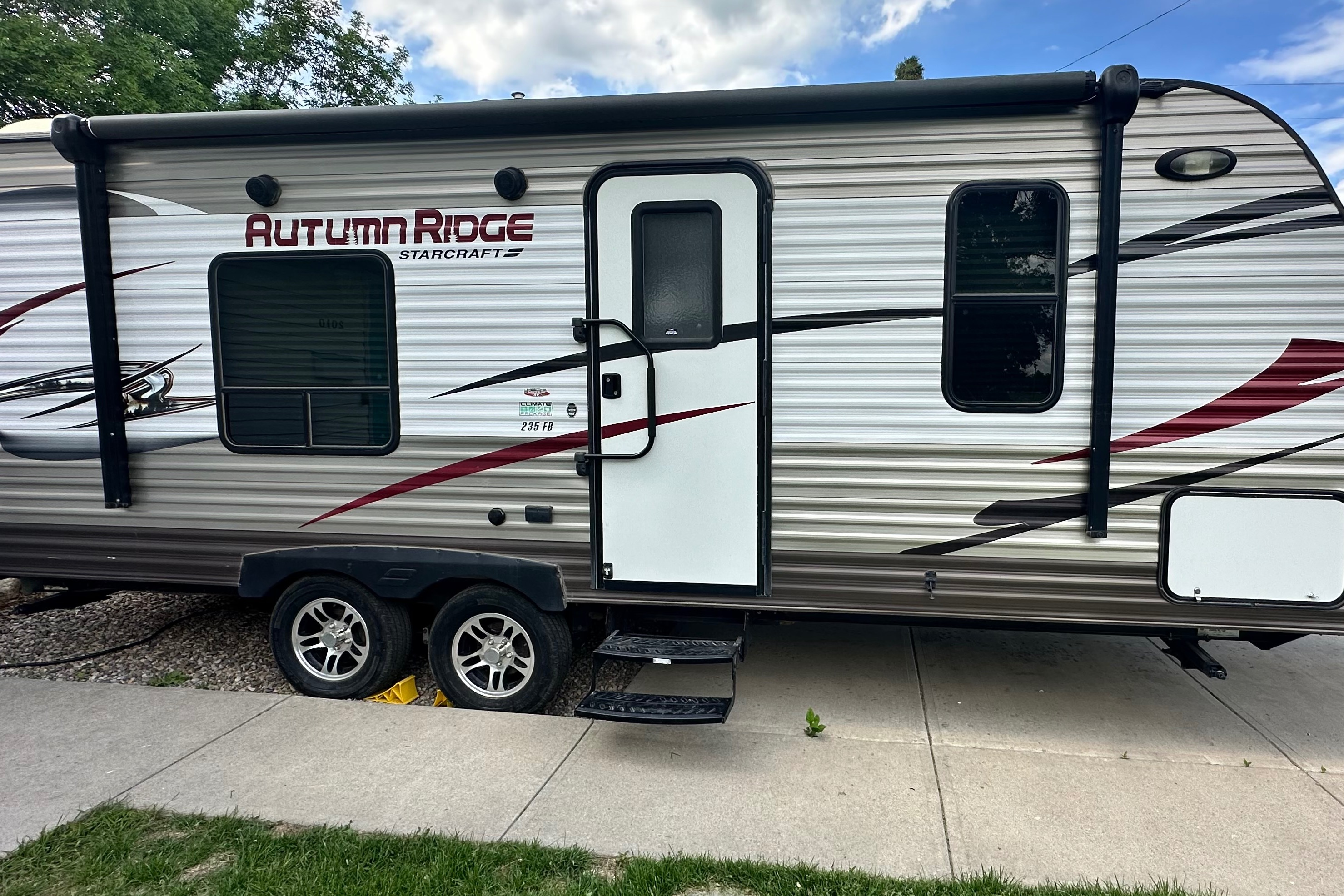 Sandra's Starcraft Autumn Ridge 235FB Travel Trailer