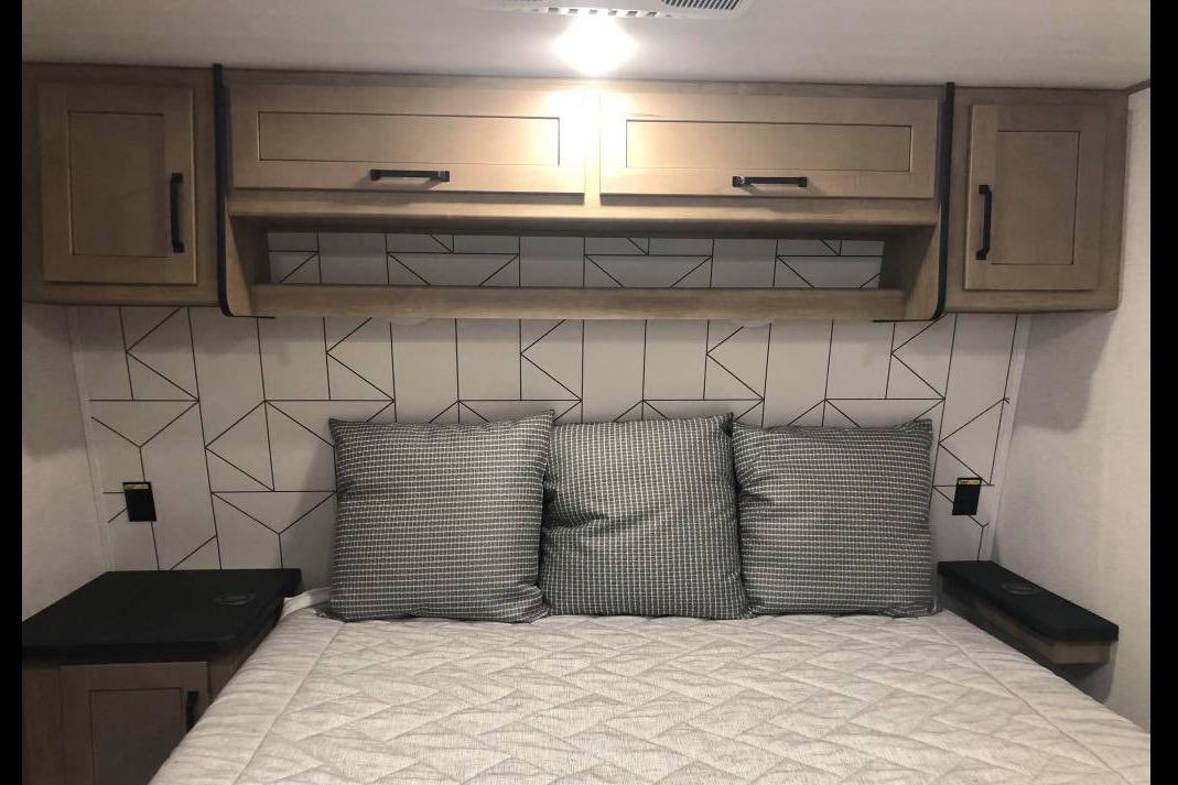 Custom Keystone 413 Raptor Fifth Wheel